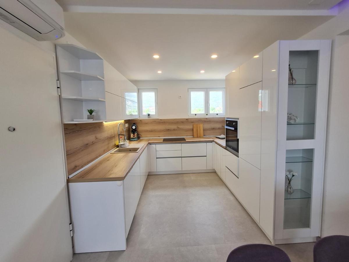 Holiday Apartment Marijana Kastela Ngoại thất bức ảnh